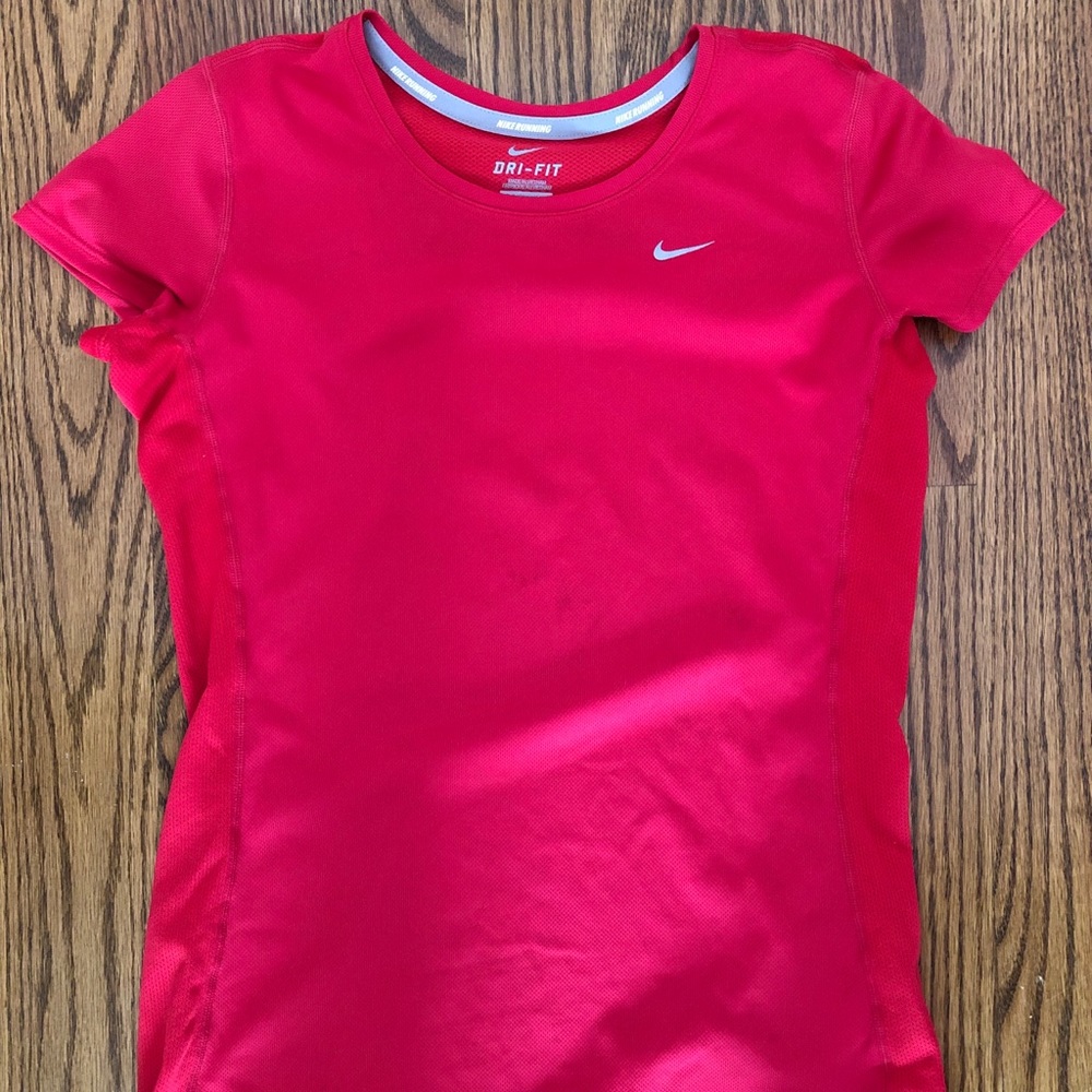 Nike red tee